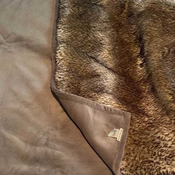 Pottery Barn Luxurious Faux Fur Throw - Rich Brown and Cream - Picture 3 of 5